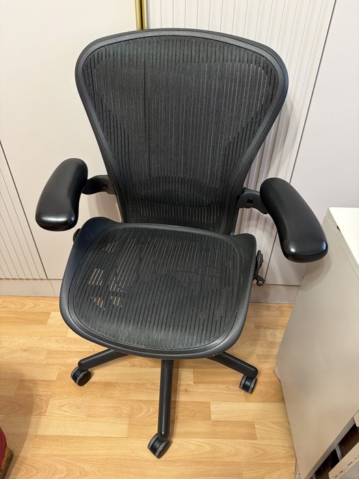 fotel to Herman Miller Aeron Classic rozmiar B