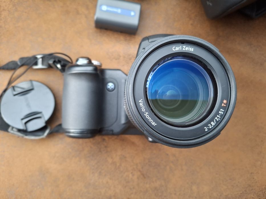 Sony Cyber-shot DSC-F828 para Peças ou Reparação + Acessórios Originais