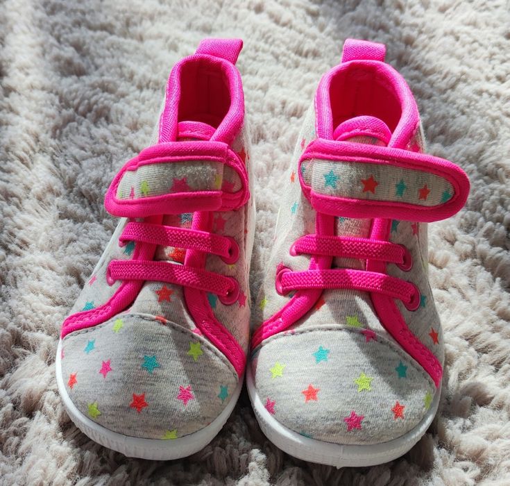 Nowe buciki dla dziewczynki rozmiar 20