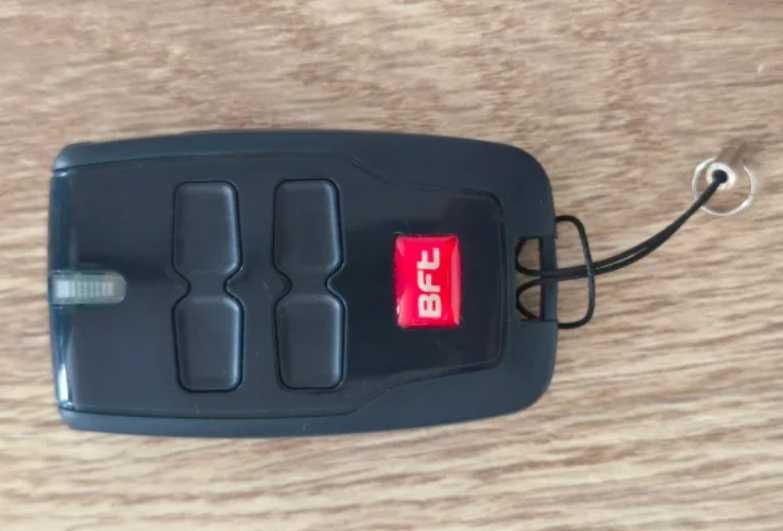 Comando BFT MITTO B RCB 12v 433Mhz Rolling Code 4 Botões  - Portão/Garagem