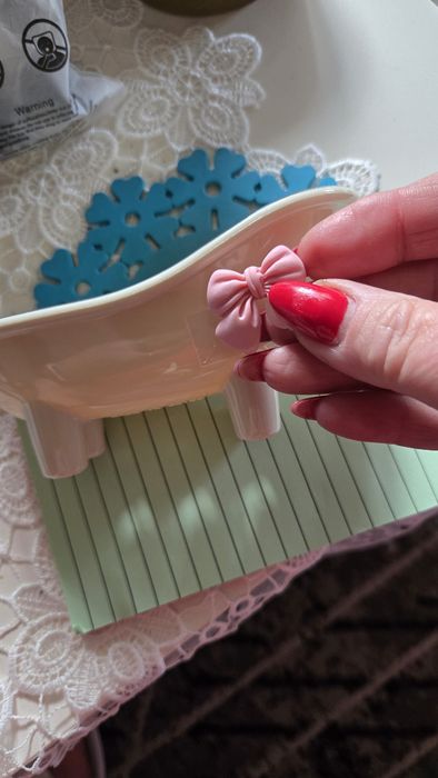 Wanna na mydełko lub drobiazgi w łazience.