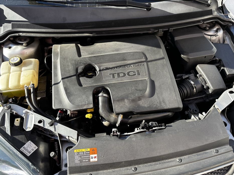 Ford focus 1.6 110 cv — photo 2