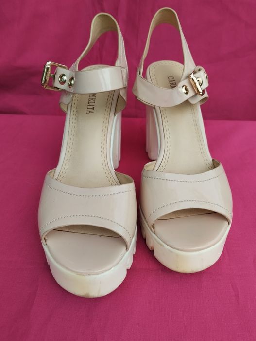 Босоножки женские 38 размер.