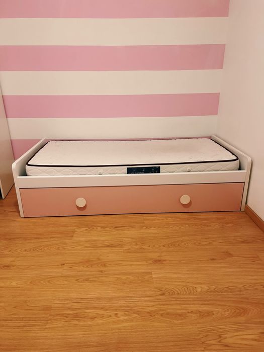 Cama Individual com Gavetão e Colchão – Muito Bom Estado