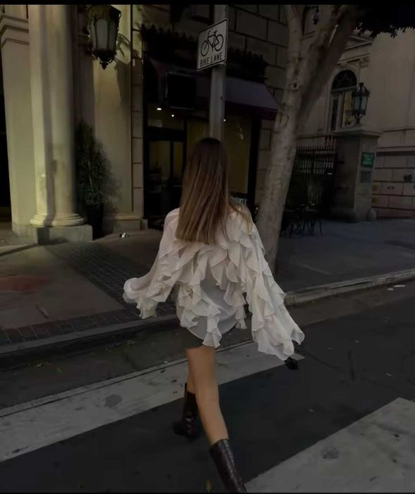 Багатошарова легка шифонова блуза з воланами, рюшами