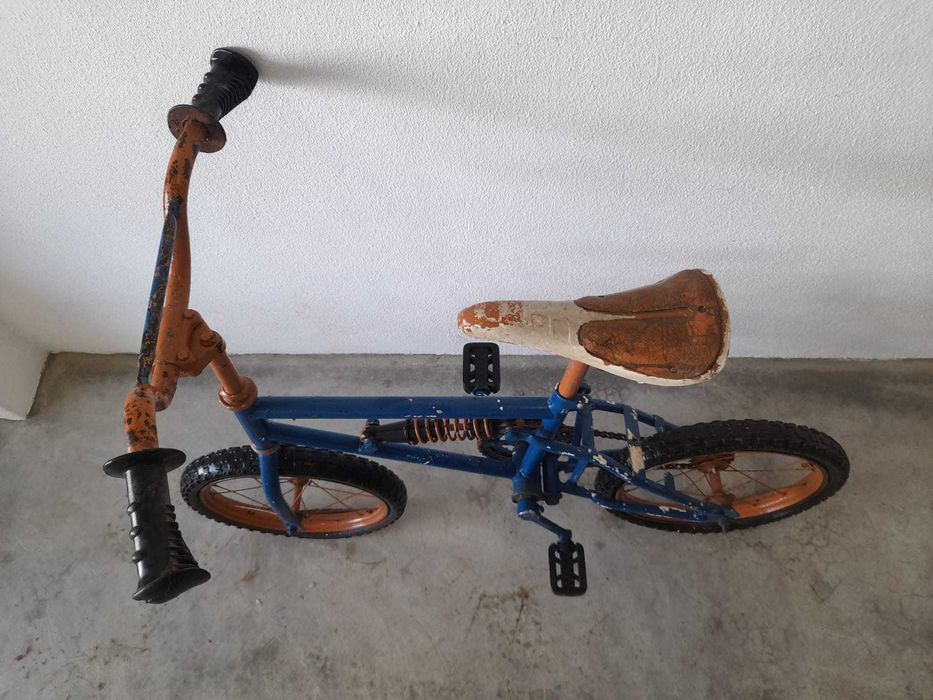 Bmx antiga de criança