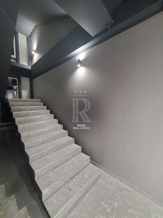 Продаж Склад та Офісне приміщення, 1750 м2 Жуляни Київ Софіївська Борщагівка Без %