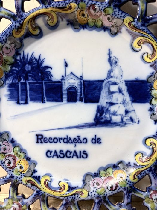 Prato em faiança EPL Alcobaça assinado “recordação de Cascais”