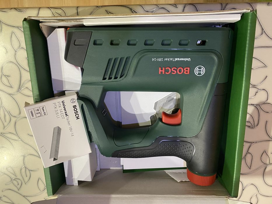 СТЕПЛЕР акумуляторний  18V BOSCH