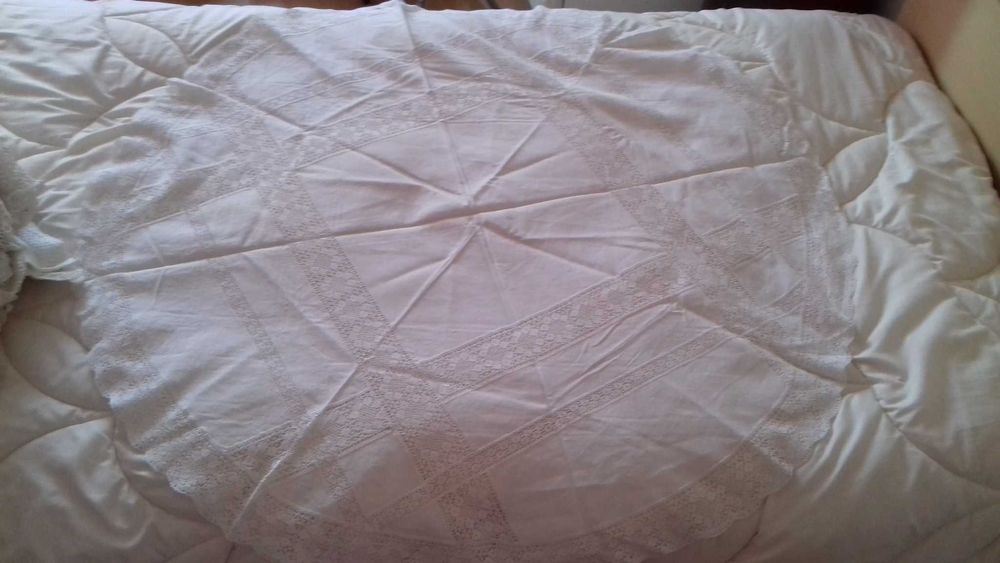 Toalha croche redonda branca 105cm