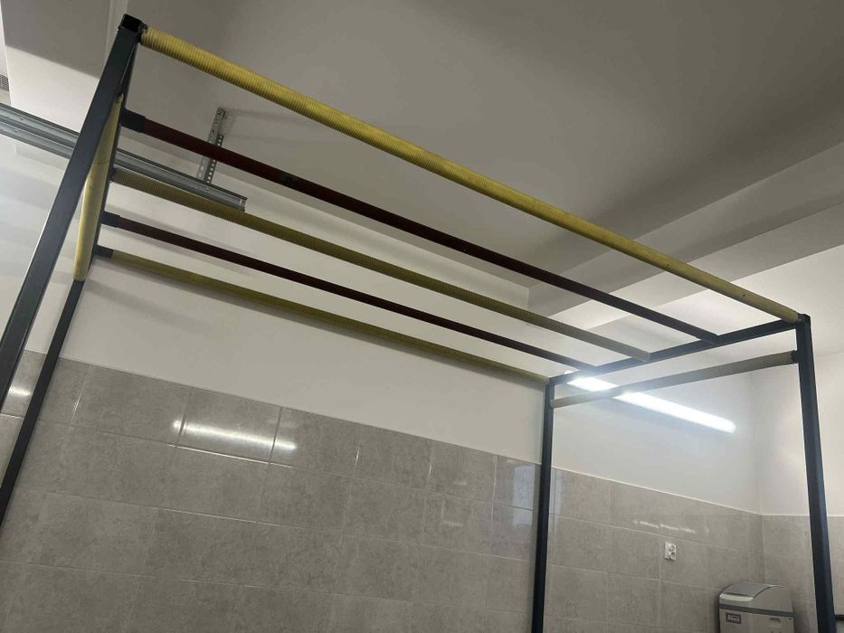 Stojak suszarka stelaż na dywany dywan