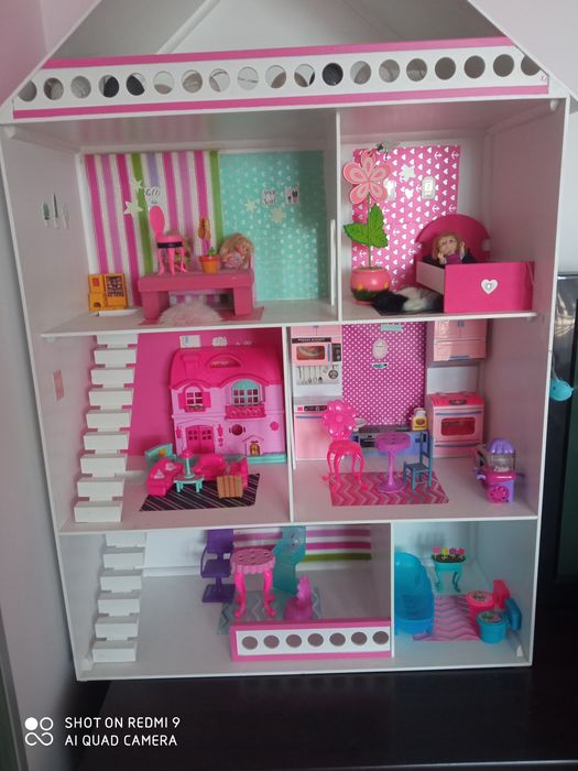 Duży domek dla lalek