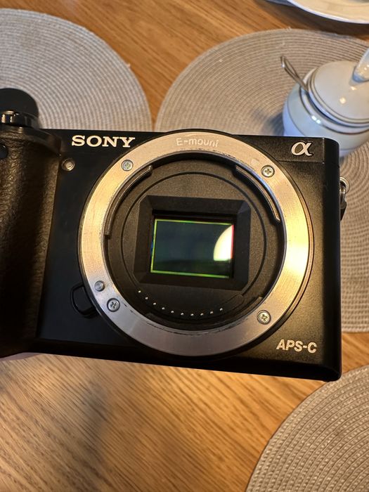 Sony a6000(body) +  bateria i ladowarka