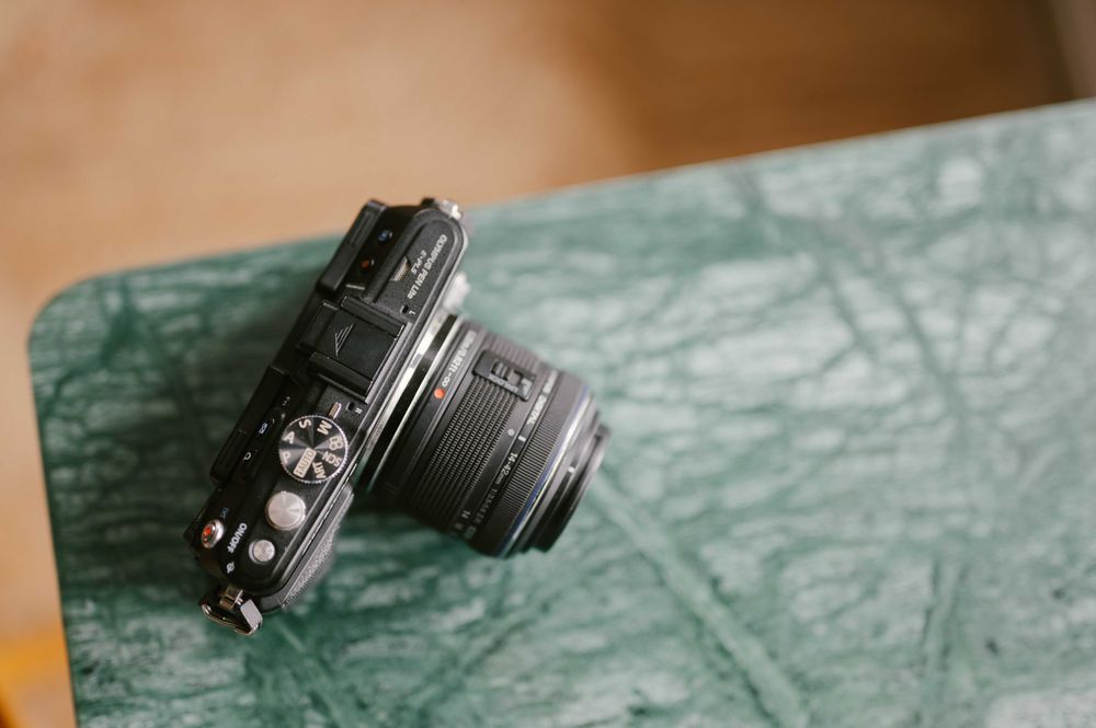 Olympus PEN E-PL5 (3000 disparos) + Olympus 14-42mm f/3.5-5.6 II R + f