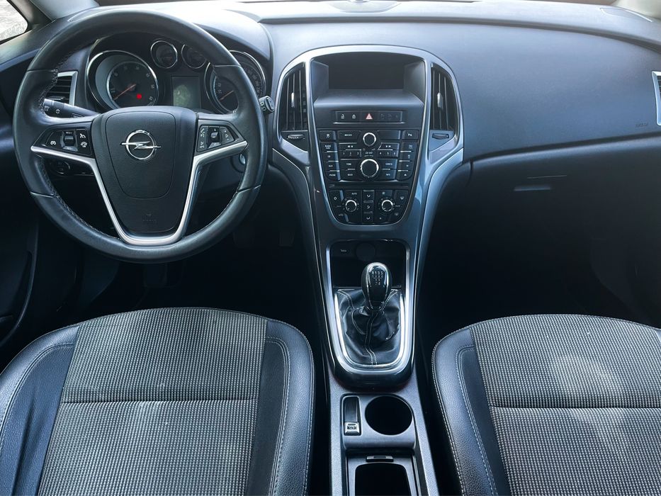 Opel Astra Aceitamos Retomas/Titulo/Passaporte