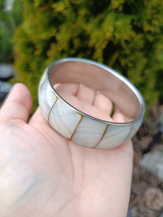 Bransoleta z masą perłową