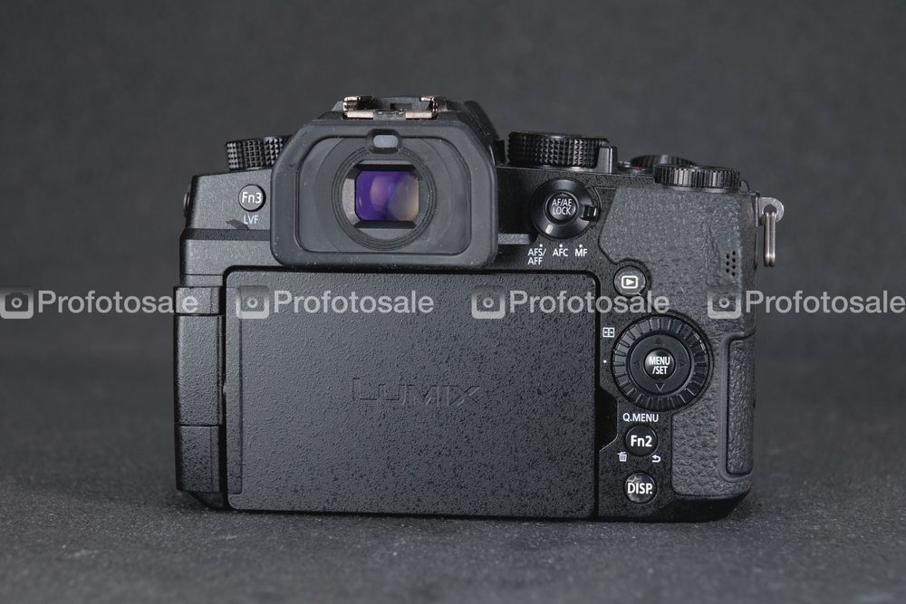 Фотоапарат Panasonic Lumix DC-G90