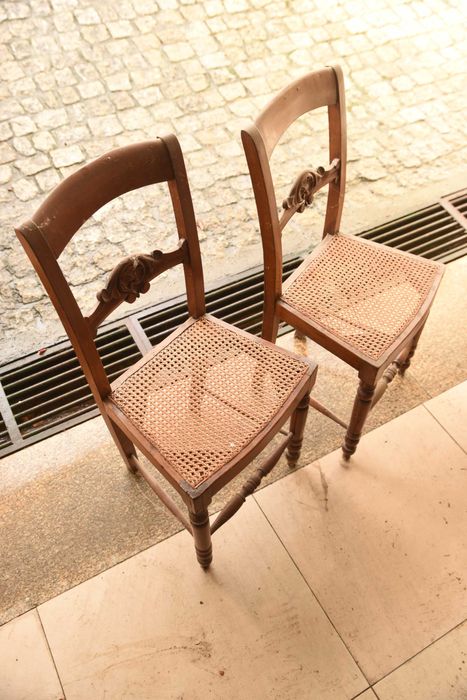 Cadeiras de palhinha antigas em madeira