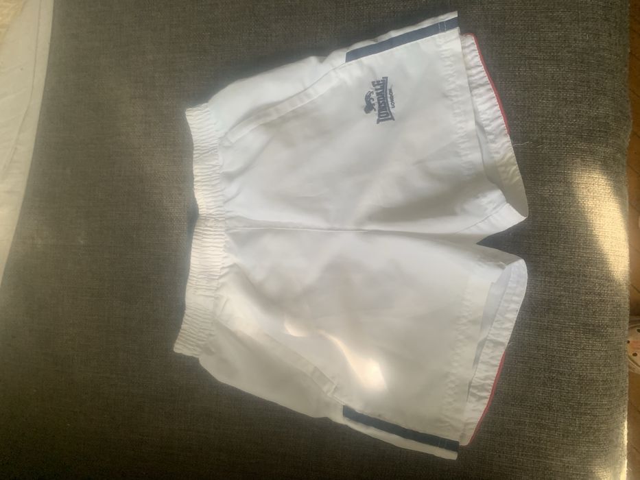 Шорти ,хлопчик,7-8 років,Lonsdale