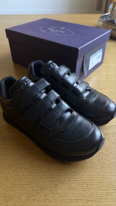 Prada дитячі шкіряні кросівки розмір 33