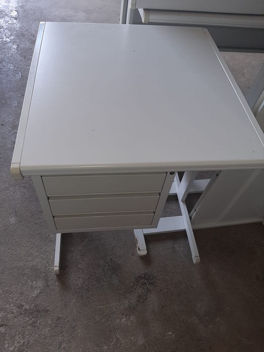 Secretaries64586004696579124