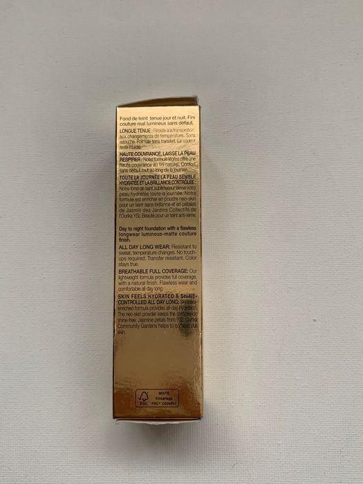 Base YSL “All Hours Foundation”