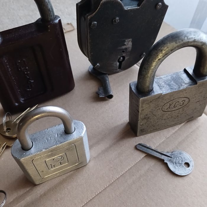 Продам навесные замки (радянських часів)