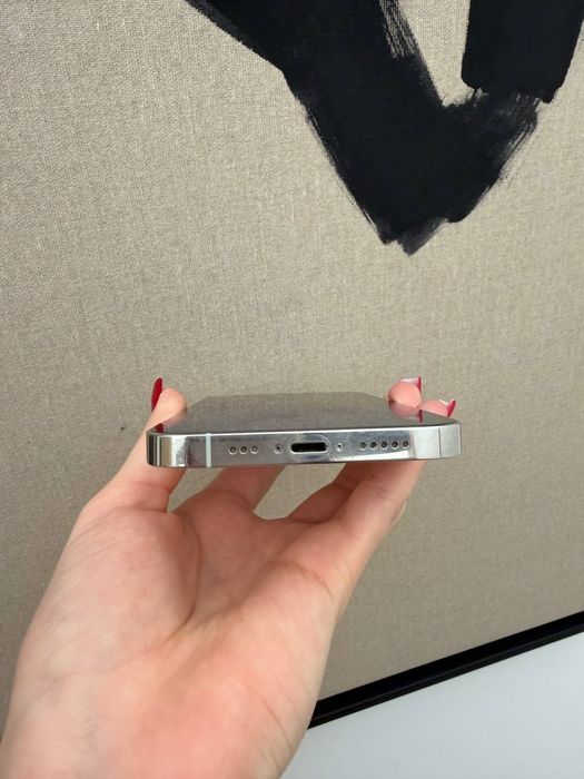 IPhone 12 Pro White 128 GB
Акумулятор 76%
Face Id працює чітко


Теле