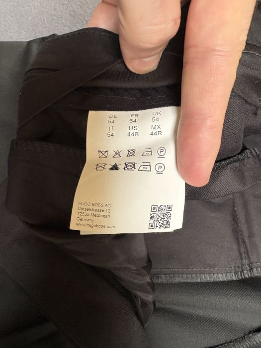 Czarne wełniane spodnie męskie garniturowe Hugo Boss 54 XL