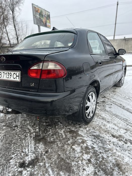 Продам машину на полном боевом ходу