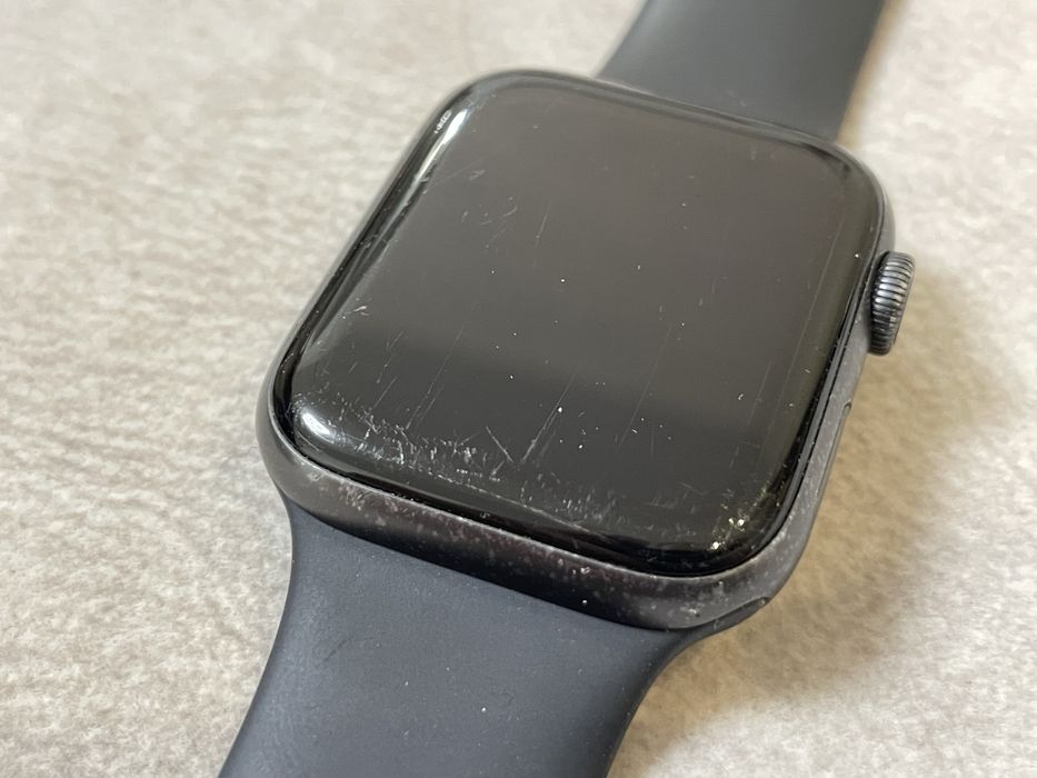 Apple watch series 5, 44 мм , Spase gray.