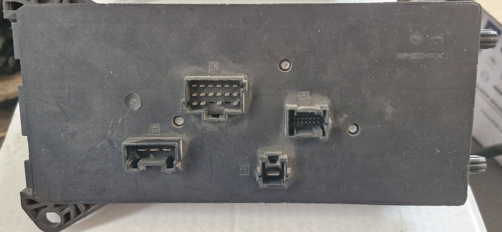 Caixa  fusíveis Mercedes Sprinter (W906). 2006/2018.