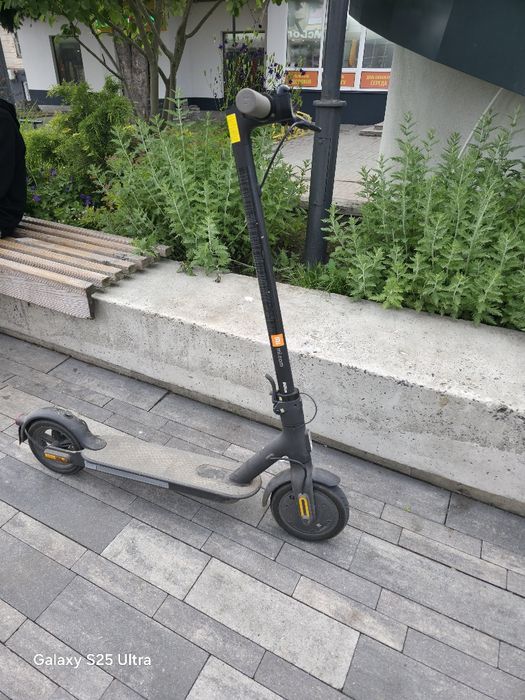 Xiaomi Mi Electric Scooter