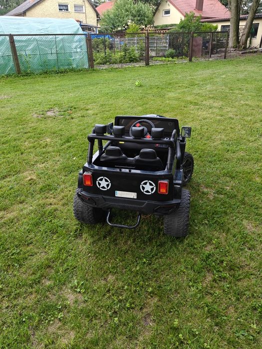 Jeep na akumulator