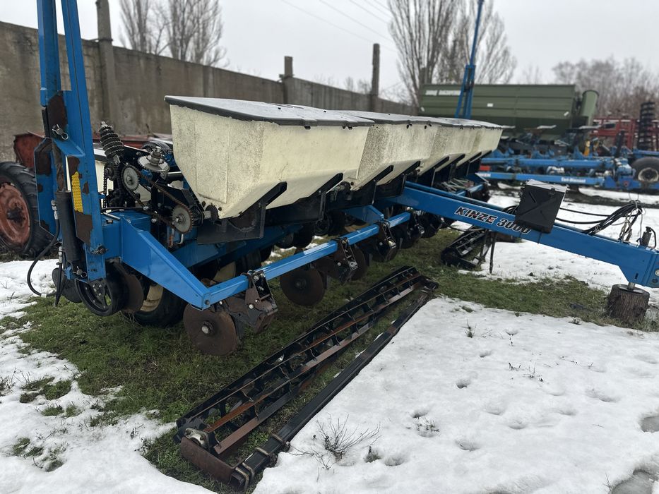 Kinze-3000 2011 в гарному стані