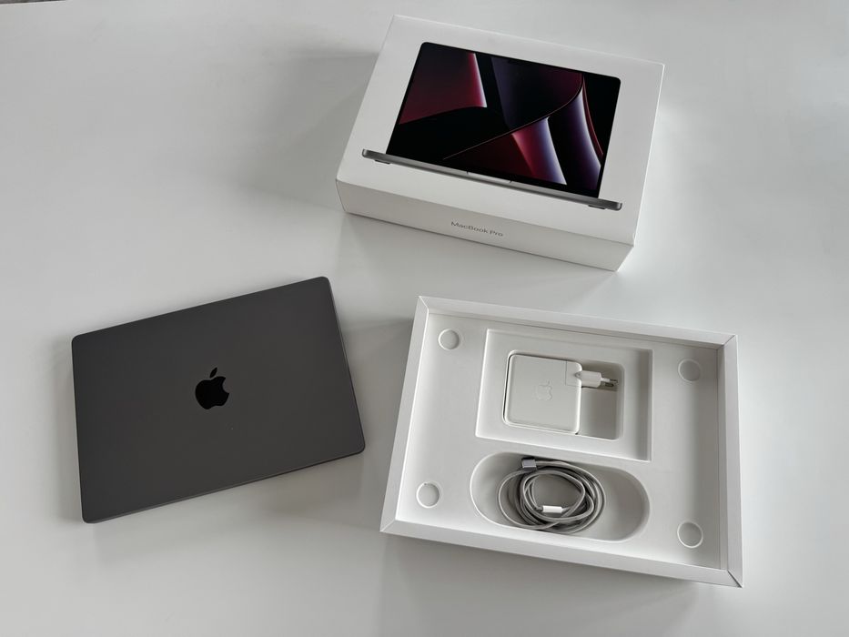 MacBook Pro M2, 32 GB, 2023