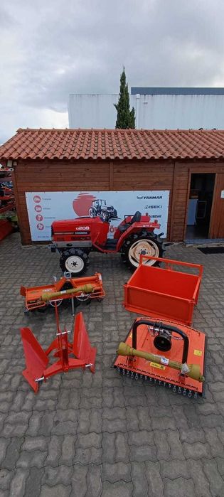 Campanha de Natal: Trator Shibaura D208 + 4 alfaias POUPE 1250€