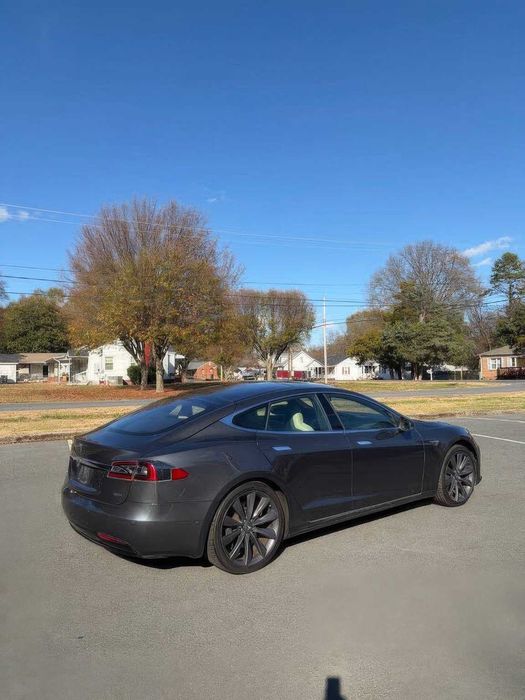 Tesla Model S 75D      2016