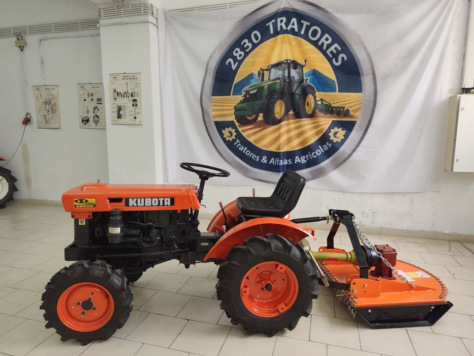 KUBOTA B6000 /// Capinadeira Nova /// Transporte