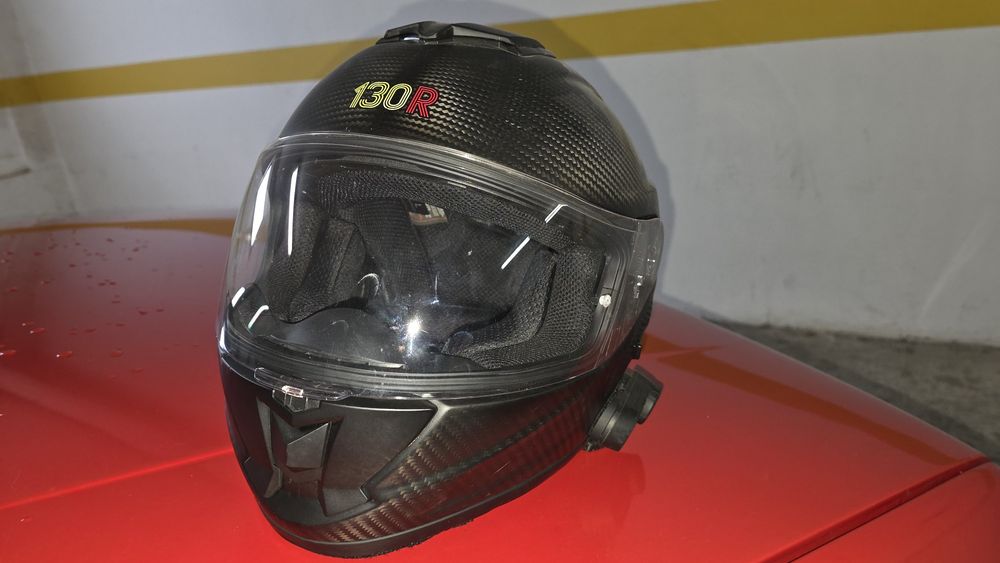 Capacete em carbono tamanho M