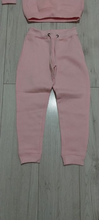 Nowy dres dla dziewczynki 122