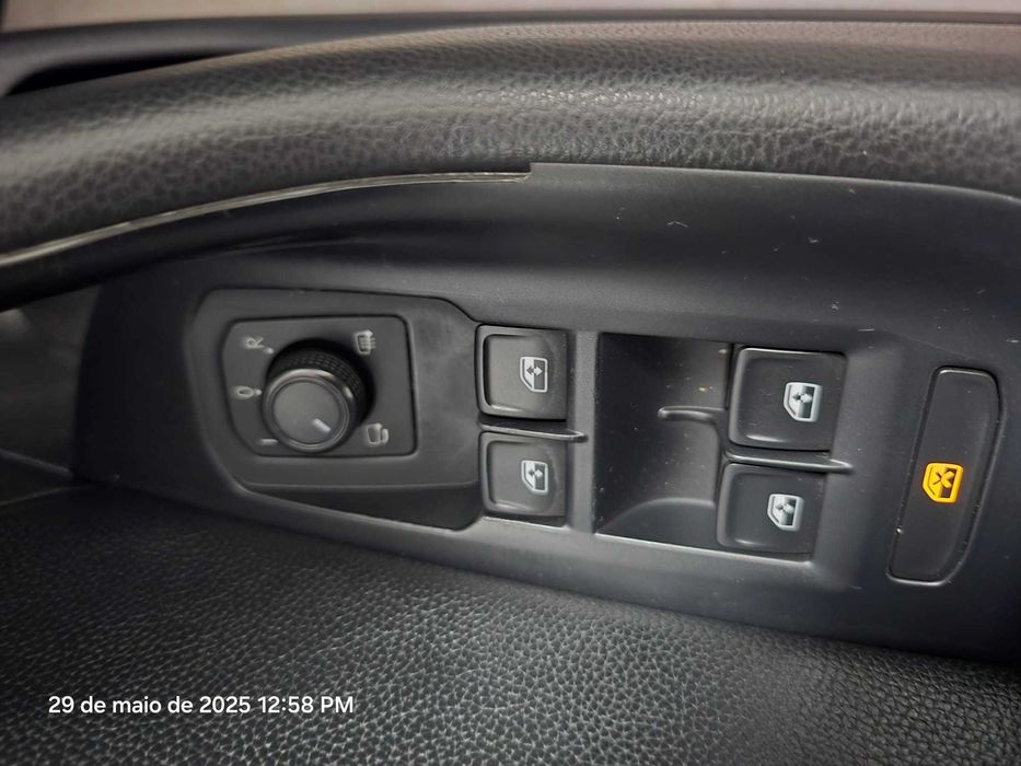 Volkswagen Passat Variant 2.0TDI 150CV Impecável óticas em led matrix e mala elétrica kit distribuição substituídos