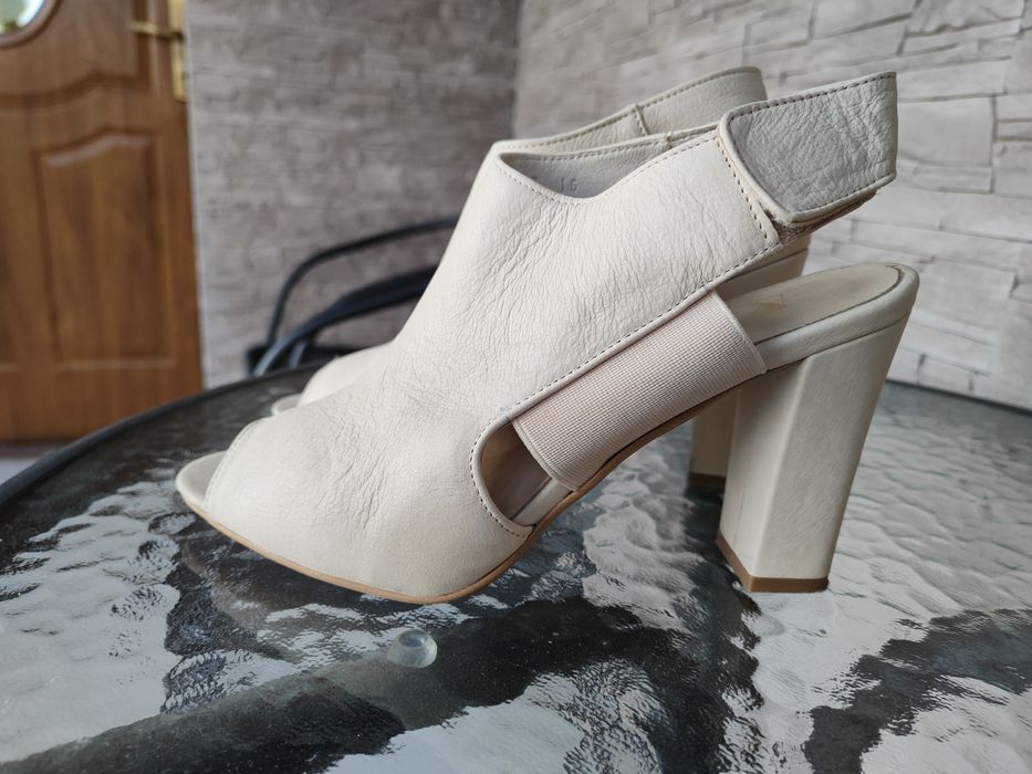 Skórzane sandały 37