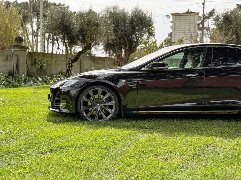 Tesla Model S Long Range