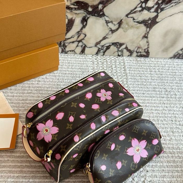 Наборы косметичек Луи Витон