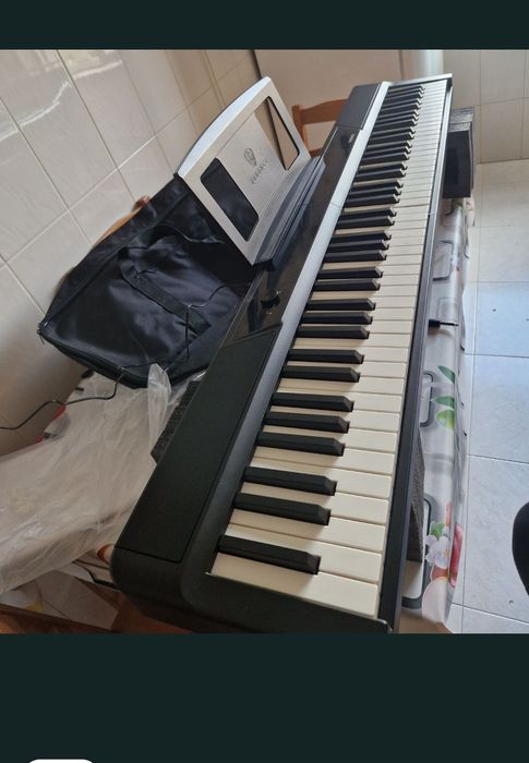 Piano digital dobrável Novo na caixa...