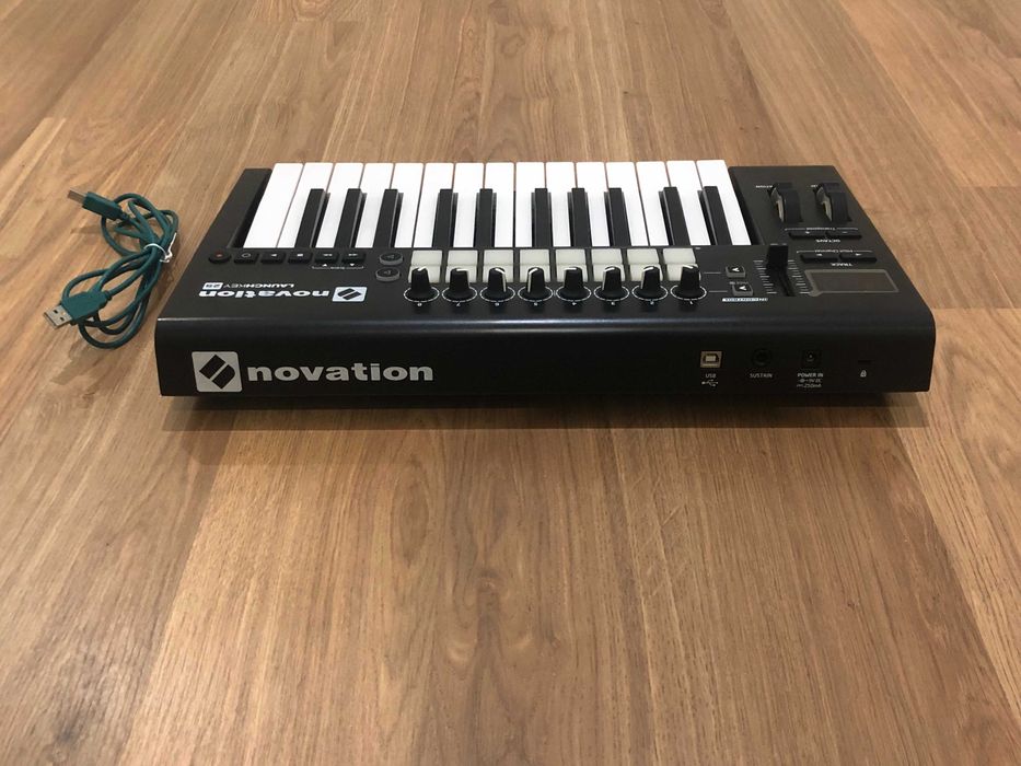 Novation Launchkey 25 Mk2 (como novo)