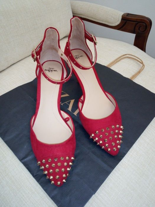 Sapato encarnado ZARA