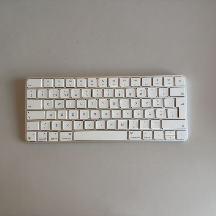 Teclado Apple A2450