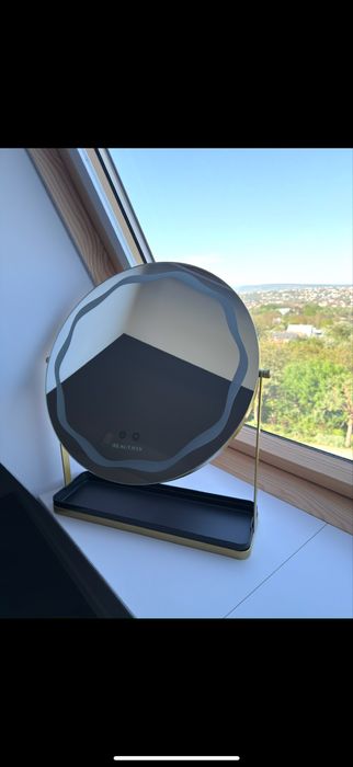 Кругле світлодіодне настільне дзеркало Beautifly